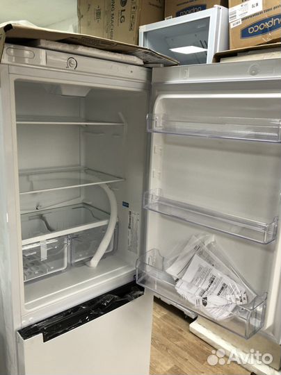 Холодильник indesit