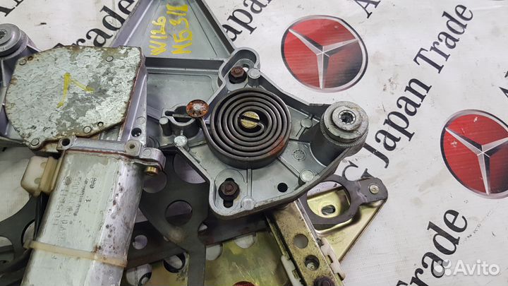 Стеклоподъемник, слева задний на Mercedes W126 SEC