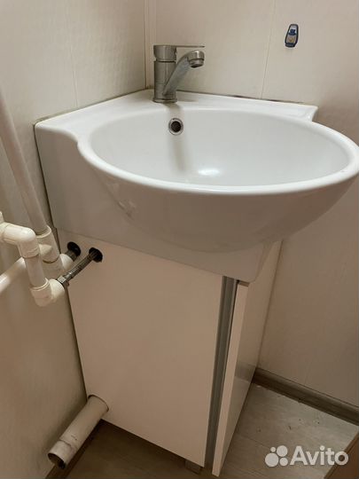 Раковина угловая маленькая бу