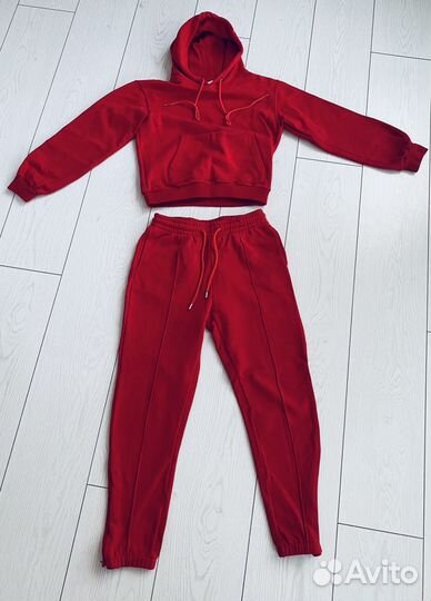 Костюм спортивный