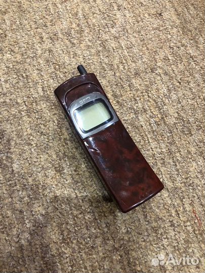 Nokia 8110i «банан»