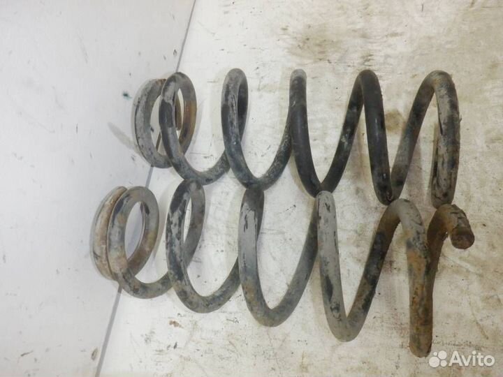 Пружина задняя Акура