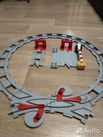 Lego duplo поезд, рельсы, мост
