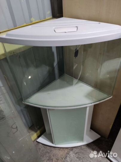 Аквариум угловой 85 л. С тумбой