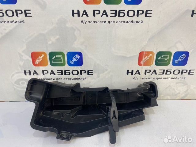 Ящик для инструментов задний правый Audi Q3 8UB