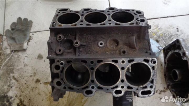 Блок двигателя Mitsubishi Galant