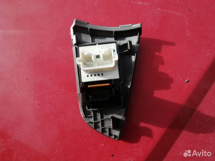 Кнопка противотуманки lancer 9