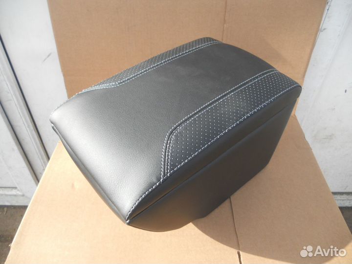 Подлокотник Varta для Ford Focus 2