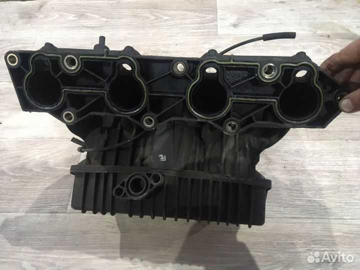 Коллектор впускной Mercedes-Benz C-Class W202