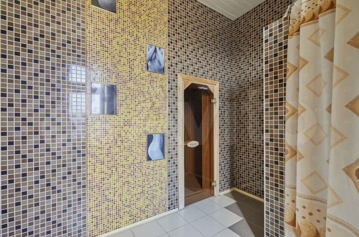 Дом 380 м² на участке 24 сот.