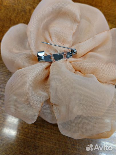 Брошь ручной работы