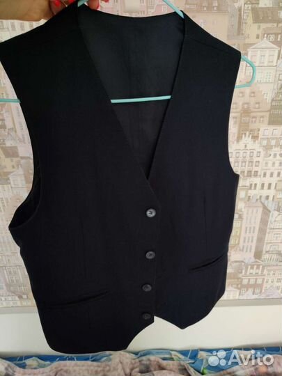 Жилетка для мальчика школьная