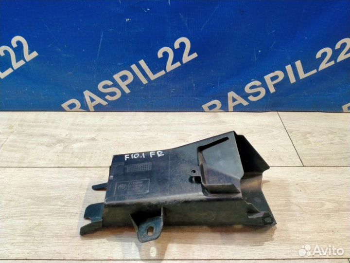 Воздуховод правый Bmw 528I F10 N52B30 06.2010