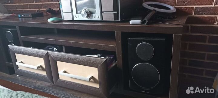 Тумба под телевизор