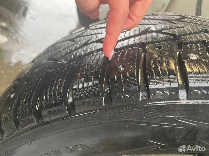 Nokian Tyres Hakkapeliitta 7 215/65 R16 102T