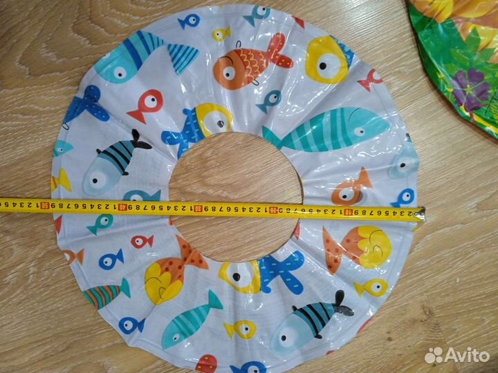 2 круга для плавания и мяч