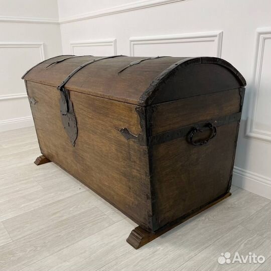 Антикварный сундук