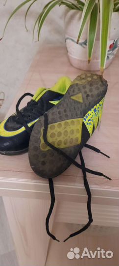 Продам шиповки для футбола