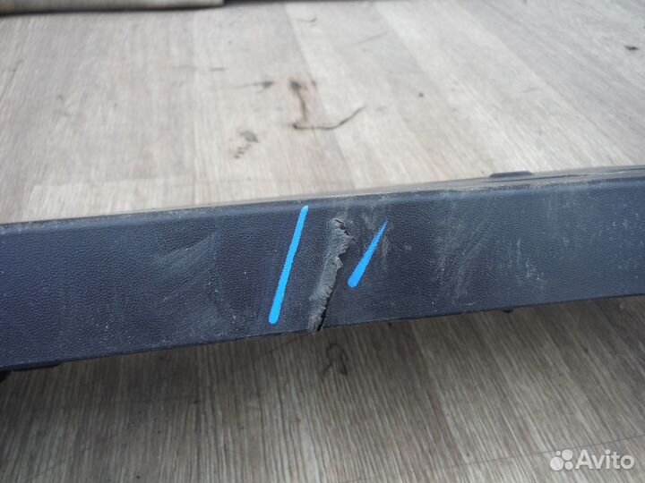 Подиум номерного знака Land Cruiser 200 2009