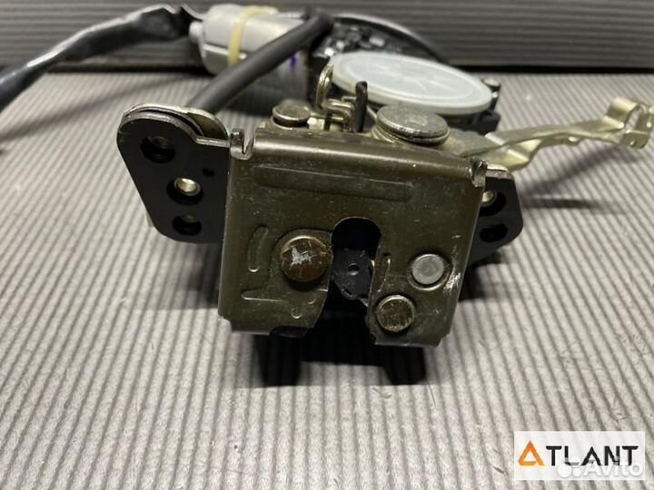 Замок 5-й двери toyota hilux surf