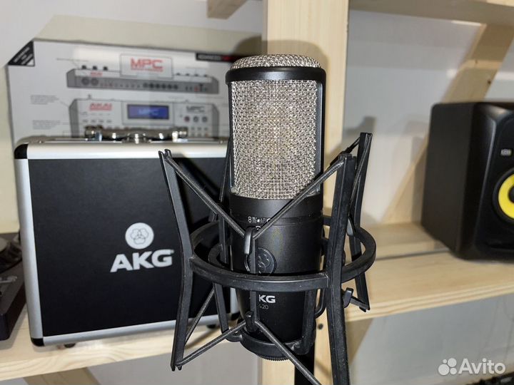 AKG P420 Студийный Микрофон