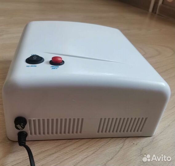 Лампа для ногтей