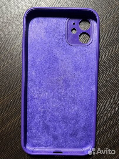 Чехлы на iPhone 11