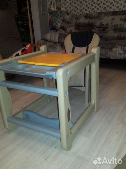 Детский столик и стульчик