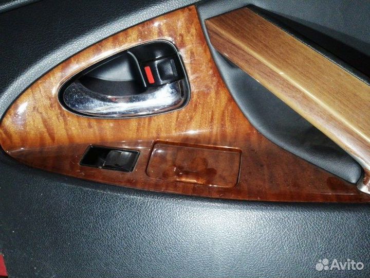 Накладка кнопки стеклоподъемника задняя правая