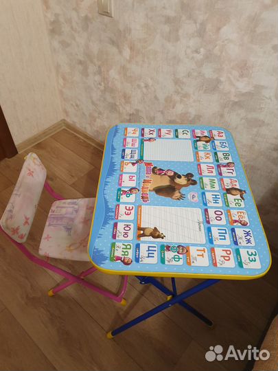 Продаю детский стол и стул