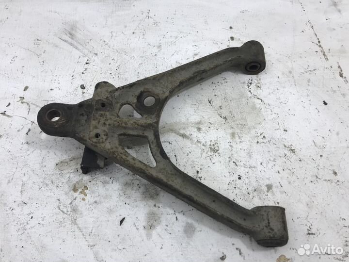 Рычаг передний правый