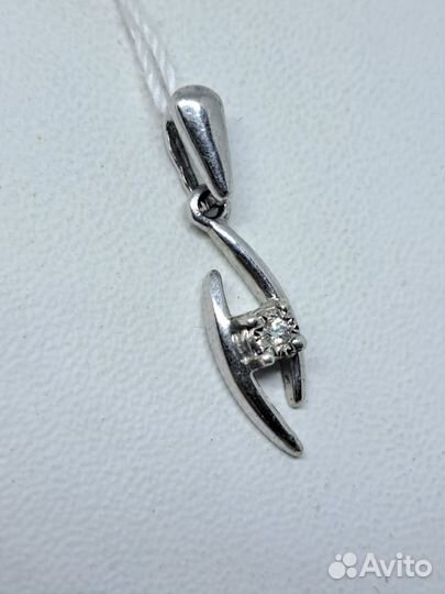 Подвеска с бриллиантом