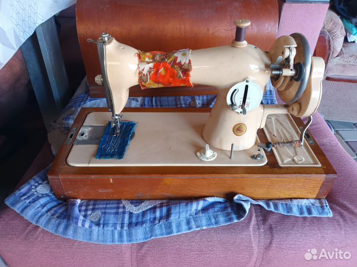 Швейная машина Подольск ручная