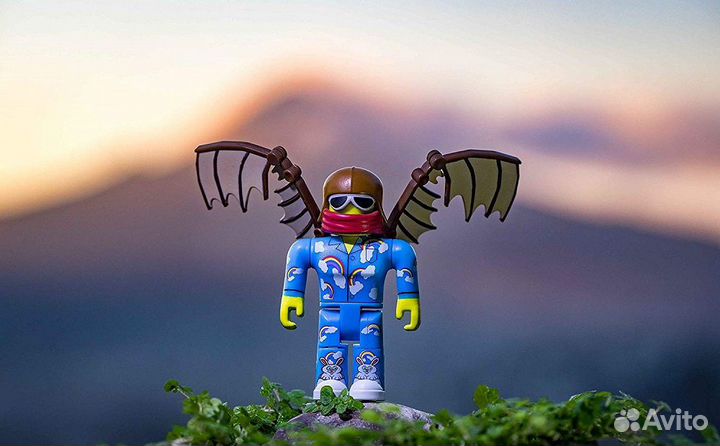 Роблокс фигурка - Летящий в облаках. Оригинал. США