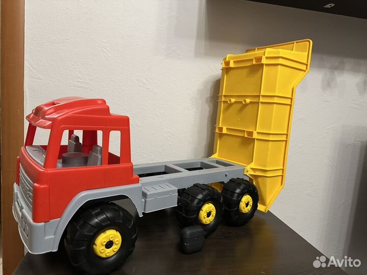 Большой грузовик новый
