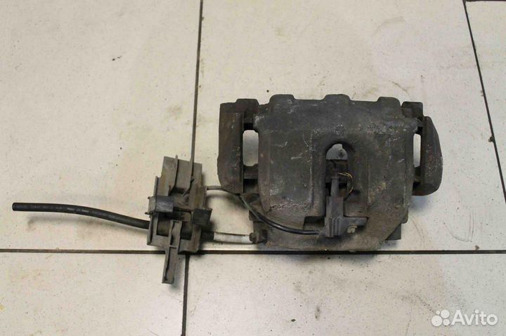 Суппорт передний правый Mercedes Benz W251 R35