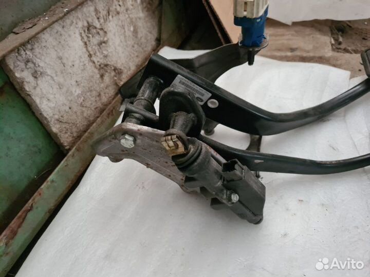 Блок педалей Land Rover Discovery 3 2.7 TDI 2008