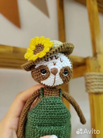 Игрушка ленивец