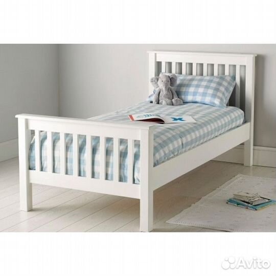 Кровать на ножках с изголовьем детская