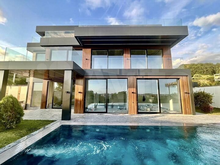 Дом 274,5 м² на участке 6,9 сот.