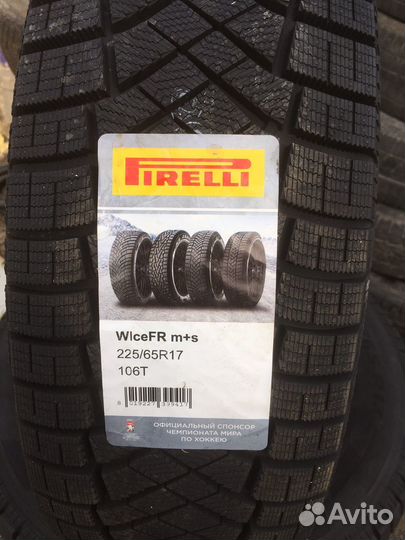 Pirelli Ice Zero FR 215/65 R16 102T