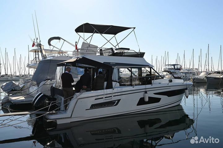 Новый катер Merry Fisher 1095 Fly с флайбриджем