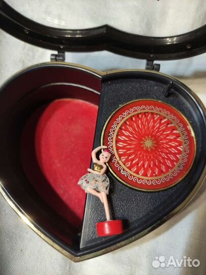 Музыкальная шкатулка с балериной