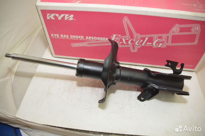 Стойка амортиз.газовая передн.прав. Mazda Premacy