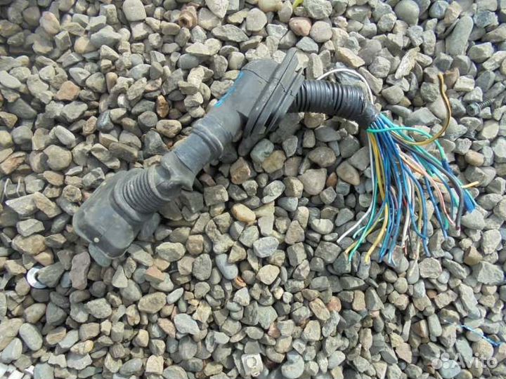 Проводка двери передняя правая Honda Inspire UA3