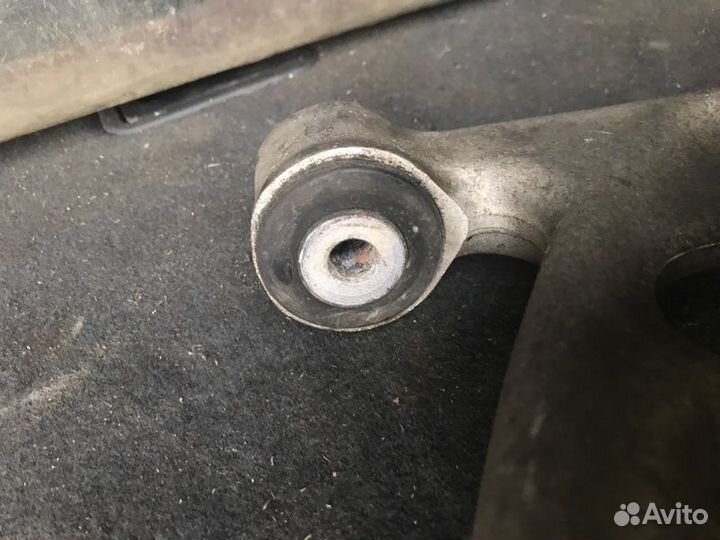 Рычаг подвески передний правый Volkswagen Passat