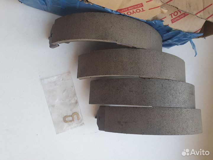 Тормозные колодки для toyota RAY4