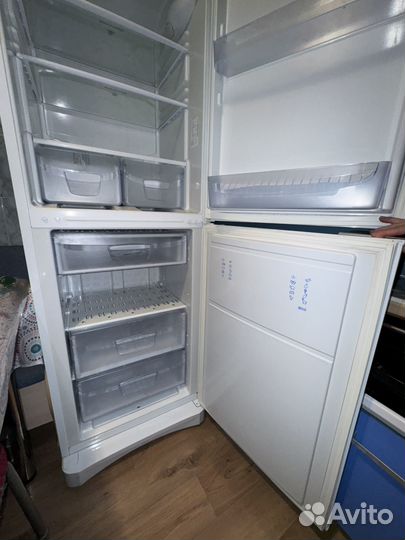 Холодильник морозильник Indesit BH 180.025