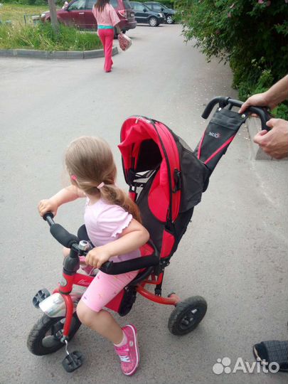 Трехколесный велосипед с родительской ручкой