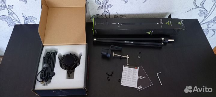 Микрофон с пантографом